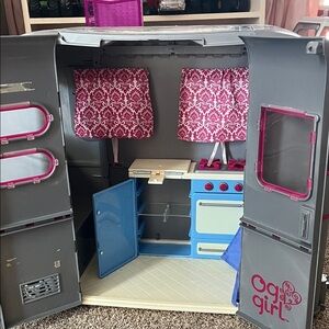 OG Girl Doll Camper with Pink and Blue Interior